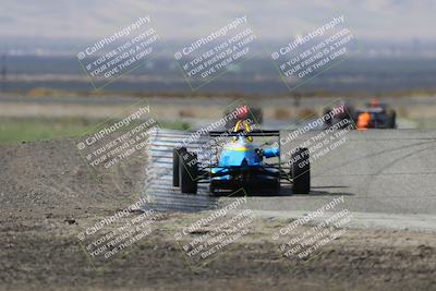 media/Oct-26-2025-CalClub SCCA (Sun) [[8ce1e69566]]/Group 3/Grapevine/